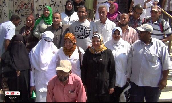 عشرات الممرضين يتظاهرون احتجاجا علي عرض فيلم يسيء لمهنتهم