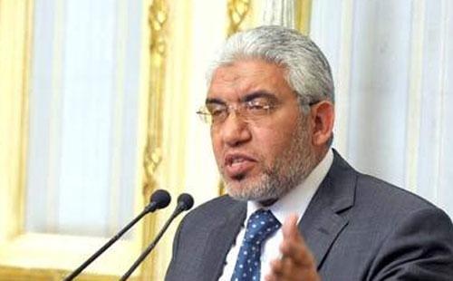 وزير النقل يناشد المواطنين عدم قطع السكة الحديد