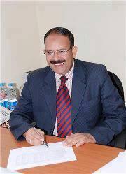 ننشر السيرة الذاتية لمحافظ قنا