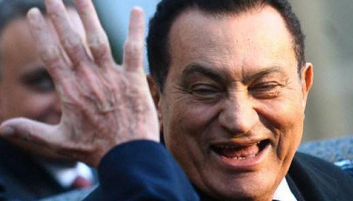 أسوشيتد برس: أول رئيس منتخب إعدام.. ومبارك المستبد براءة