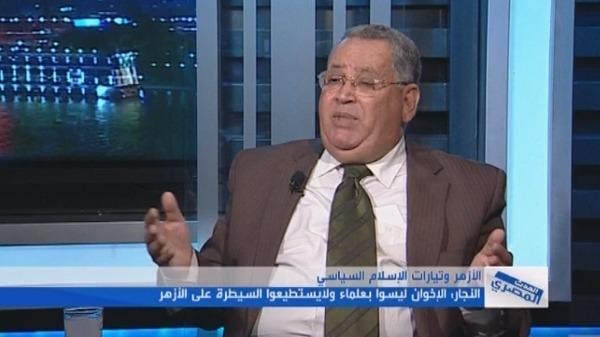 عضو بمجمع البحوث يؤيد حملة الانقلاب ضد ملصق “الصلاة علي النبي”