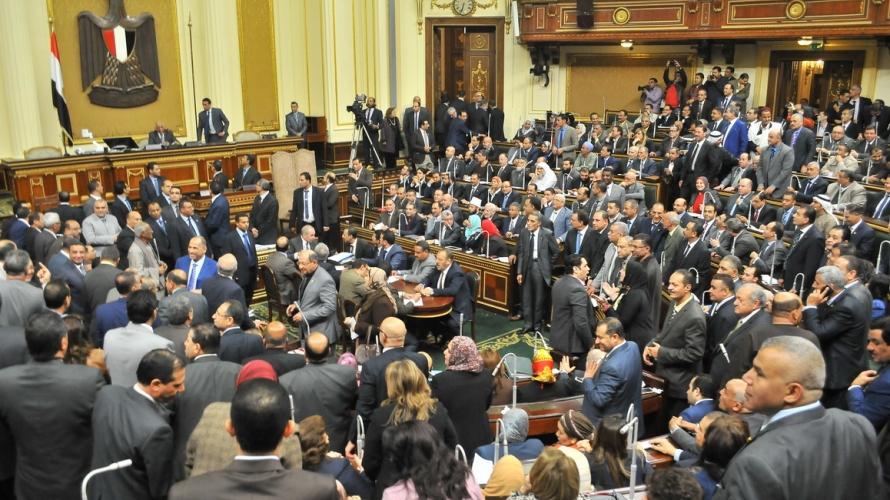 بين المعارضة والتعريض