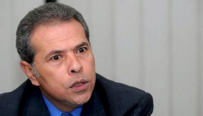 بالفيديو..عكاشة ينام “على الهواء” تاركا حياة الدرديري في موقف محرج