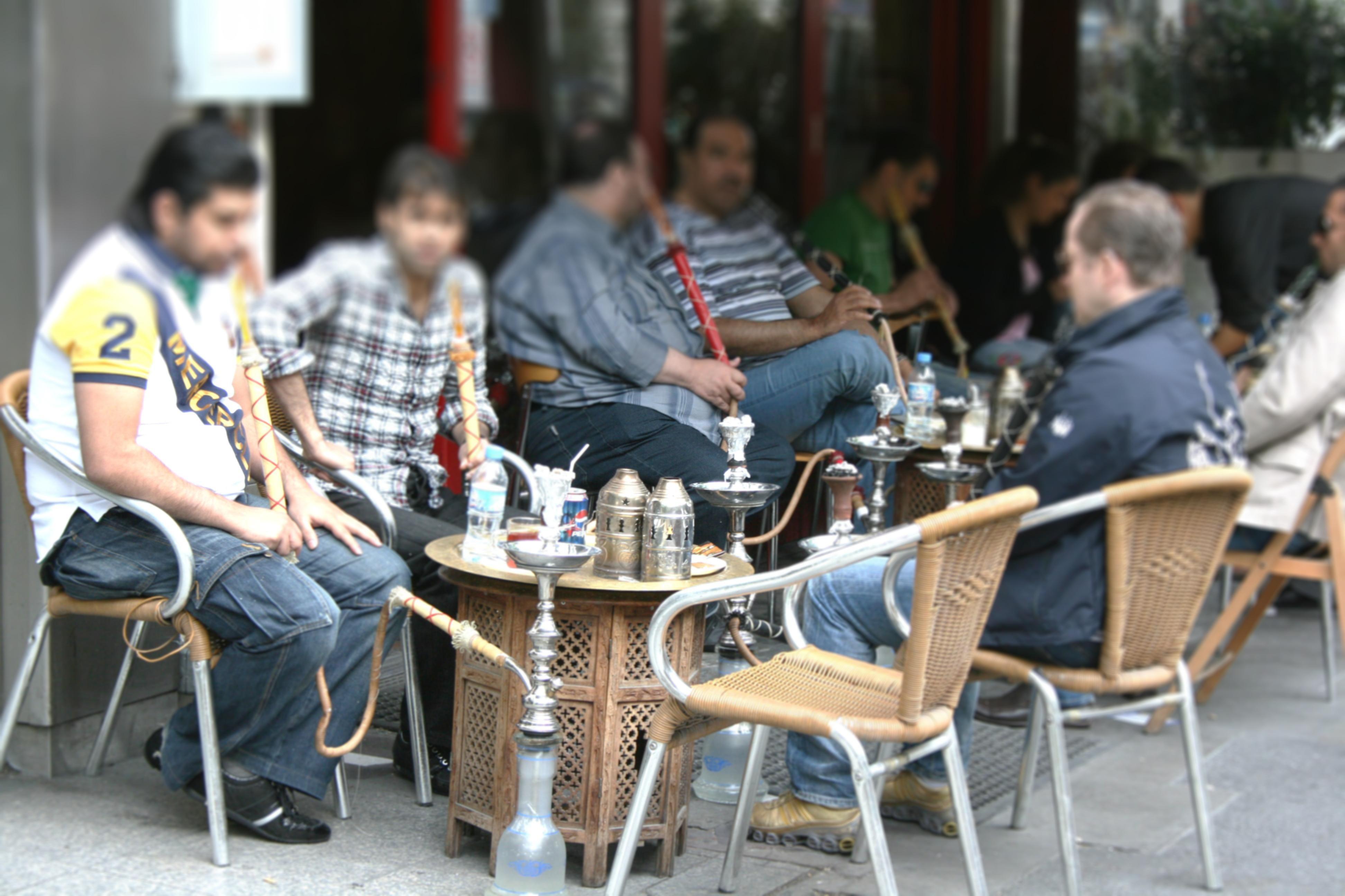 هل المجاهرة بالإفطار في رمضان حرية شخصية؟