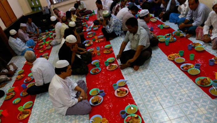 3 دول تمنع مواطنيها من صيام رمضان