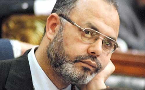 أسرة محافظ كفر الشيخ تستنجد من حصار البلطجية ومحاولة أحراقهم