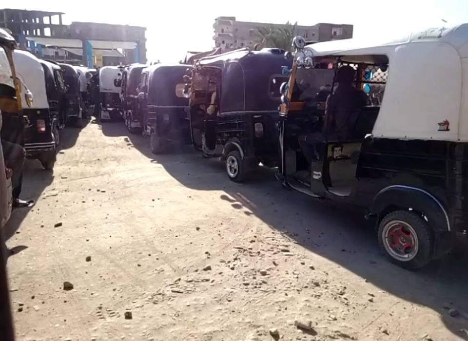 أزمة بنزين تضرب محطات الوقود في “إبشواي” بالفيوم