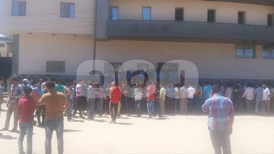 بالصور.. إضراب عمال شركة “إيجيبت فود” بالمنطقة الصناعية بقويسنا