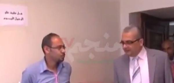 ملصقات “الصلاة على النبي” تصل لمكاتب الوزراء