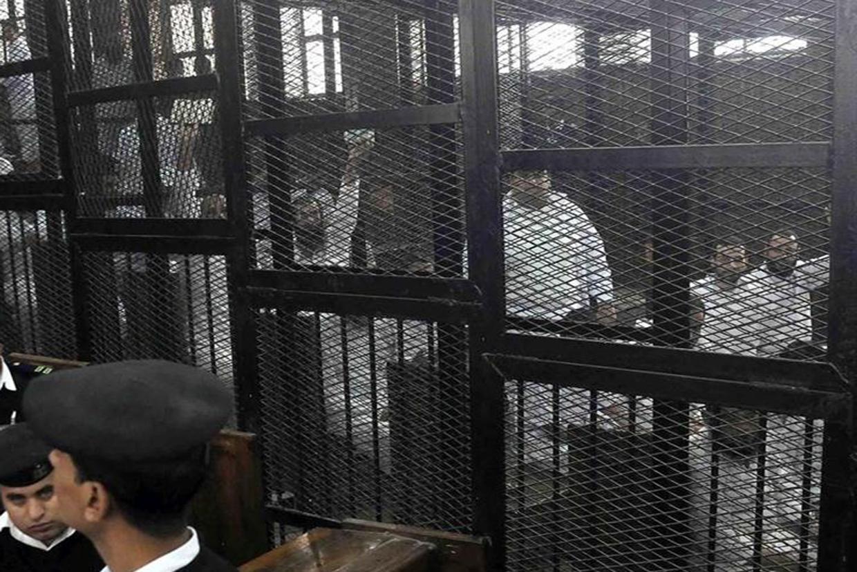 التعاطف الساذج مع المتهمين بالتخابر