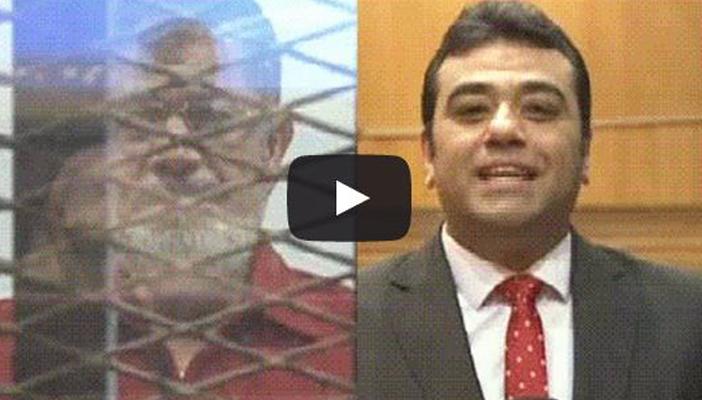 بالفيديو.. مراسل التليفزيون يشمت من ظهور مرسي ببدلة الإعدام