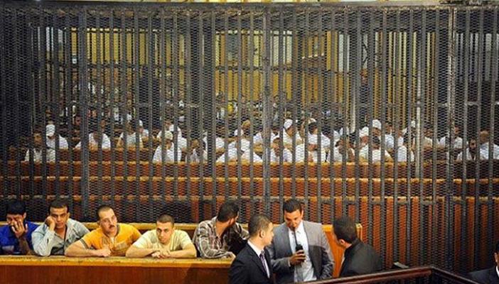 محكمة عسكرية تقضي بالسجن المؤبد على ١٤ مدنيًا بالسويس