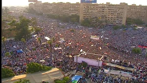 إيهاب شيحه يلقي البيان الختامي لمليونية لا للعنف