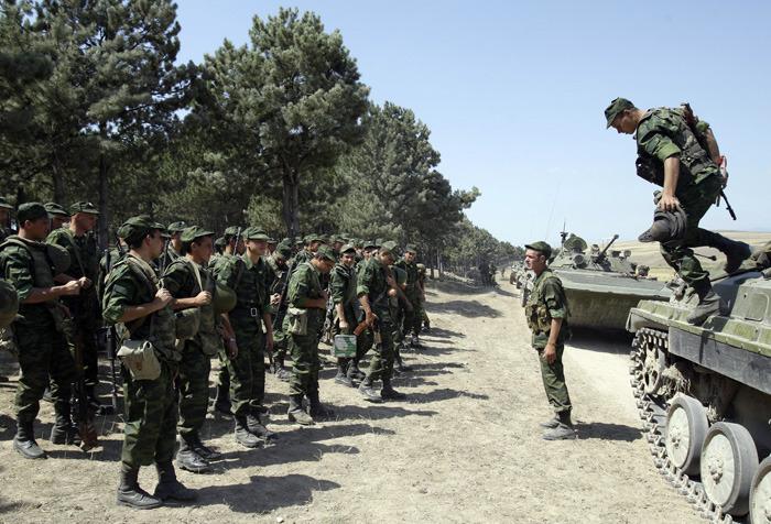 مقتل 38 جندي روسي في هجوم مفاجئ علي قاعدة عسكرية بالشيشان