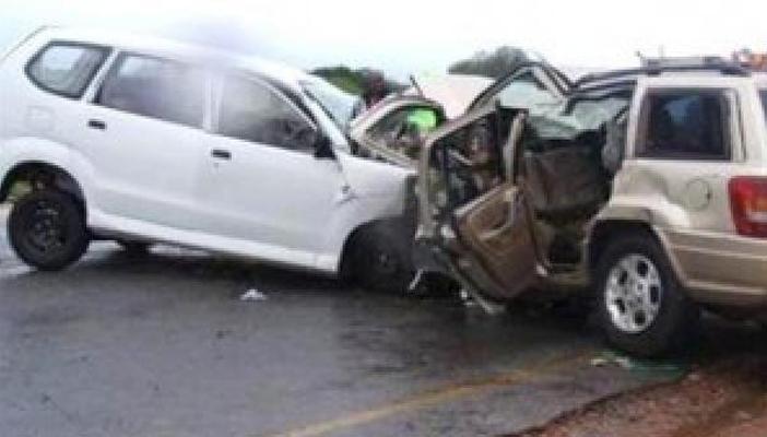 مصرع واصابة 8 في حادث تصادم “ميكروباص” بـ”توك توك” في البحيرة