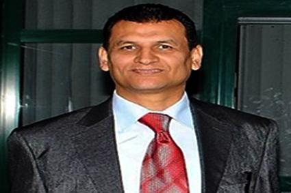 خبير اقتصادي يطالب البورصة بتقديم تشريعات جديدة