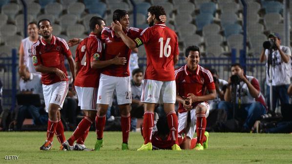 بالفيديو.. الأهلي يسجل الهدف الثاني بخطأ دفاعي من بتروجيت