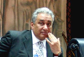 بلاغ يتهم عاشور بإهدار 300 مليون جنيه من أموال المحامين