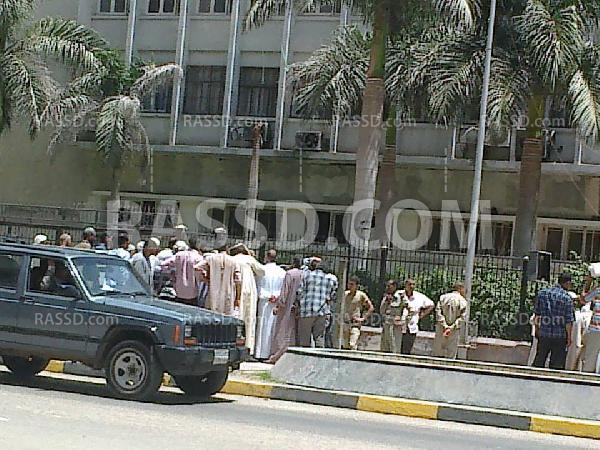 تظاهره أمام مبنى محافظة “البحيرة” احتجاجا على انقطاع المياه