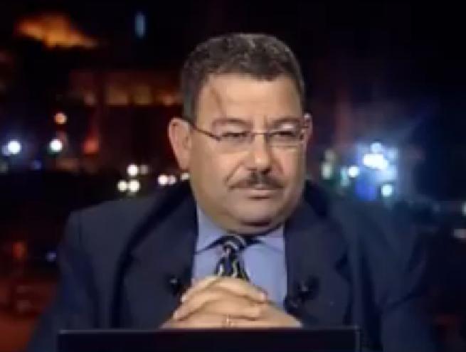 عبد الفتاح:الشباب يموت والنخبة “المنحطة” تختفي خلف صفوفهم