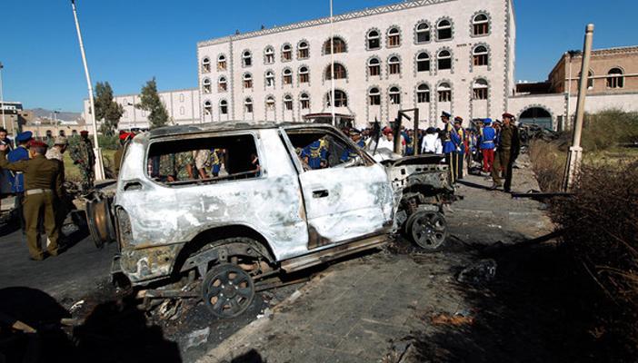 قتلى وجرحى في انفجار سيارة مفخخة قرب مستشفى بصنعاء