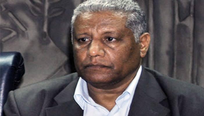 عاجل.. القبض على الكاتب حلمي القاعود واقتياده لمكان مجهول