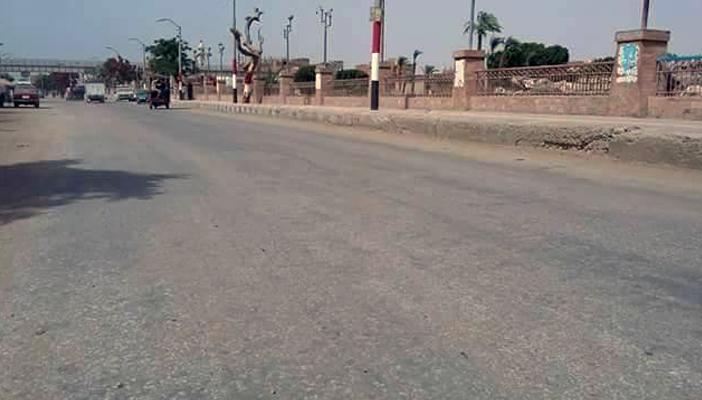 أهالي “ببا” يسخرون من دهان الأعمدة: كتر خيرهم بيفكرونا بروح الانتماء