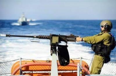 الزوارق “الإسرائيلية” تفتح نيران أسلحتها الرشاشة على الصيادين في غزة