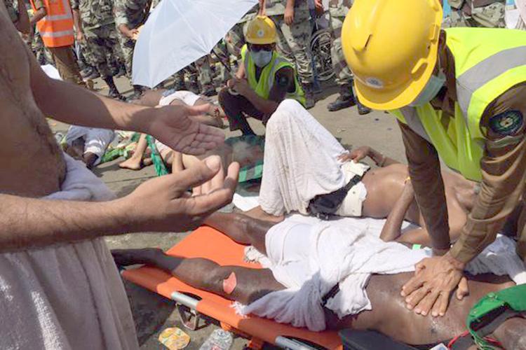 سوار إلكترونى إجباري للحجاج لرصد تحركاتهم