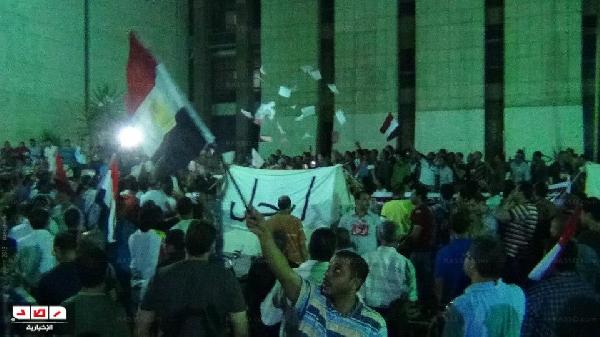 تزايد أعداد المتظاهرين المطالبين بإسقاط الرئيس بأسيوط