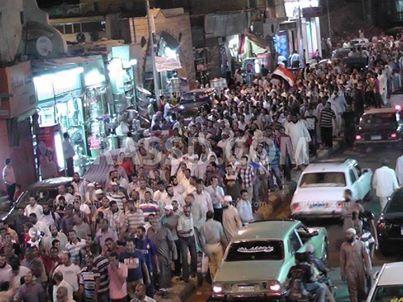 آلاف المؤيدون للشرعية بأسوان والرافضين لبيان القوات المسلحة