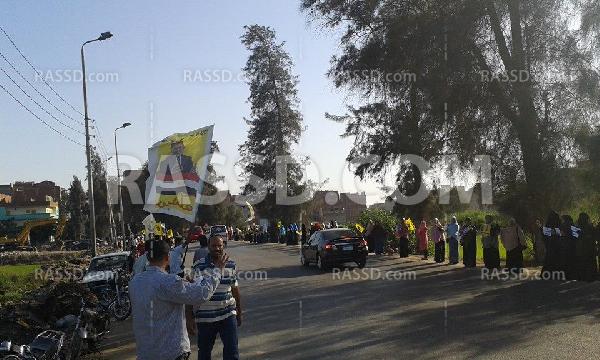 سلسلة بشرية مناهضة للانقلاب بفاقوس