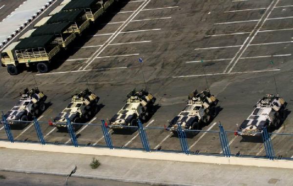 تعزيزات كبيرة لمدرعات وقوات الصاعقة بميادين أسيوط