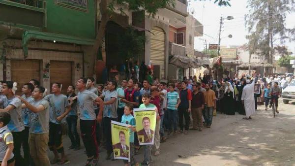 مسيرة بـ” قطور” بالغربية رفضا لحكم العسكر