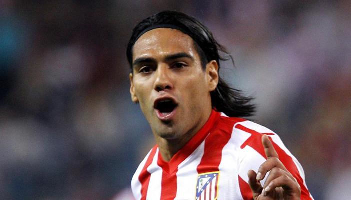 فالكاو يعرب عن سعادته بالانضمام لـ”البلوز”