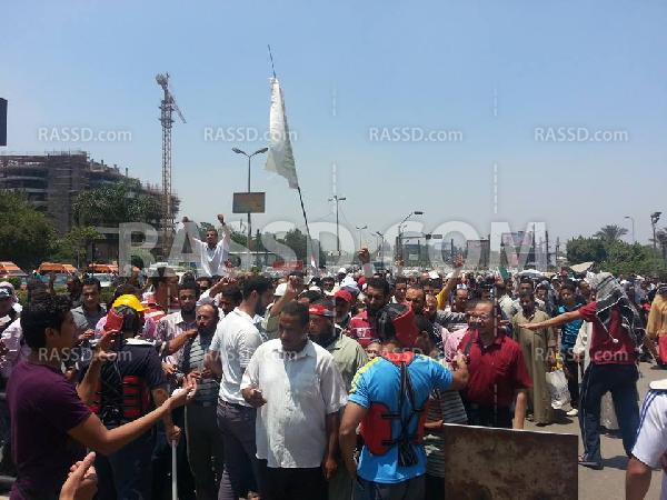 الجارديان: أنصار مرسي يرفضون تنحيه ويعدون لجمعة الرفض