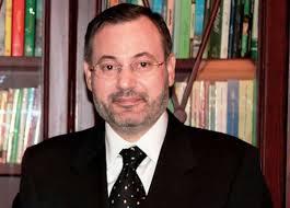 أحمد منصور:لا أملك حسابات على “فيس بوك”