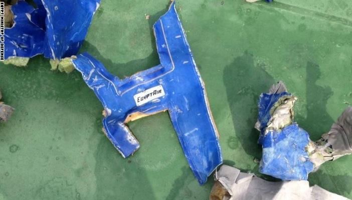 لجنة التحقيق: حريق اندلع داخل قمرة القيادة بالطائرة المصرية المنكوبة