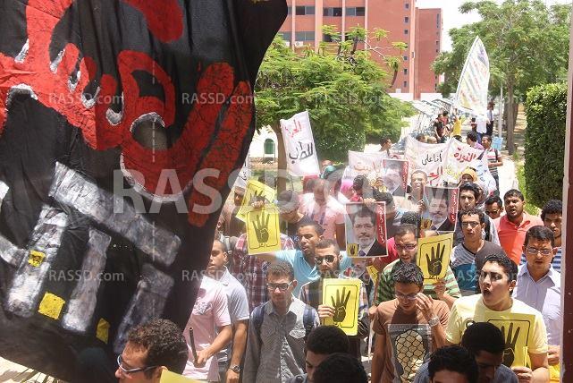 وقفة طلابية بمعهد “العاشر من رمضان”