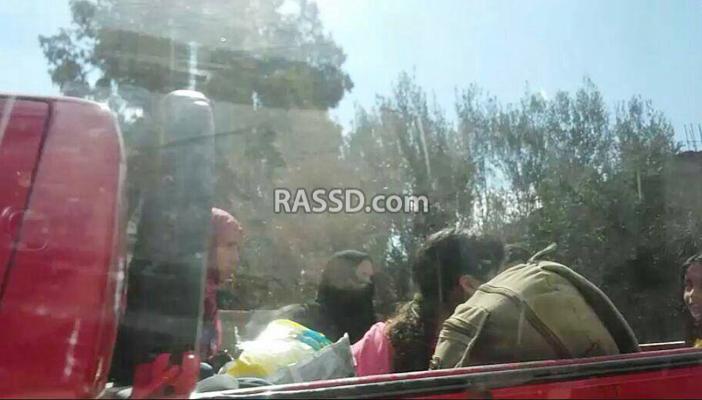 بالصور.. نزوح العشرات من أهالي الشيخ زويد هربًا من القصف العشوائي