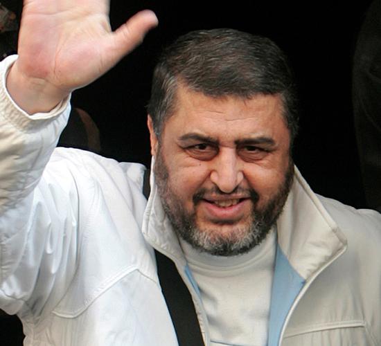 أبنة الشاطر: أمن الدولة اقتحم علي أمى غرفة النوم