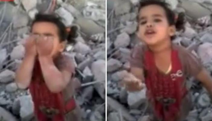 بالفيديو.. طفلة سيناوية تبكي وسط ركام منزلها