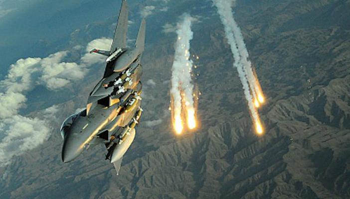 4 غارات جوية على مواقع للحوثيين وسط اليمن