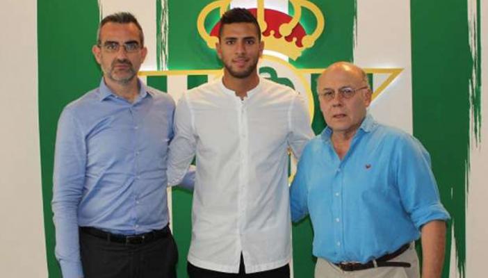 “الصحيفي” يتمني التوفيق لمدافع الجونة في إسبانيا