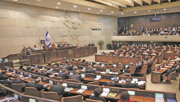 الكنيست الأسرائيلي يصادق على مواصلة سن قانون التغذية القسرية للأسرى