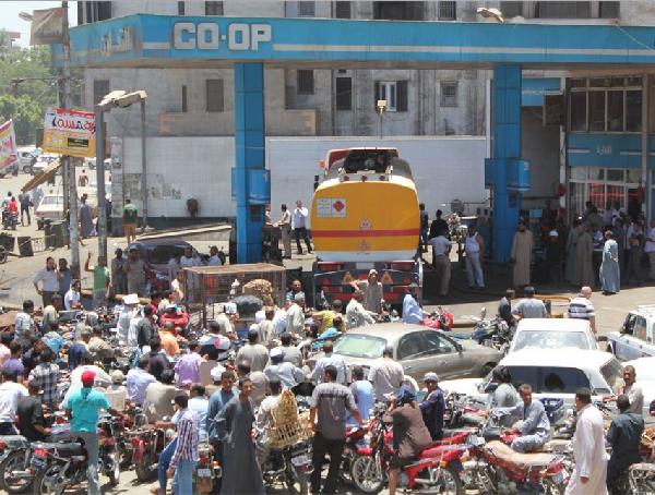 الانقلاب يشعل الأسعار .. والكادحون هم الحطب