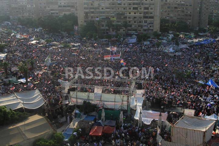 مسيرة حاشدة من الحرس الجمهوري إلى وزارة الدفاع