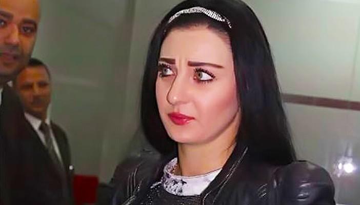 5 سبتمبر.. نظر معارضة “صافيناز” على حكم حبسها بتهمة إهانة علم مصر