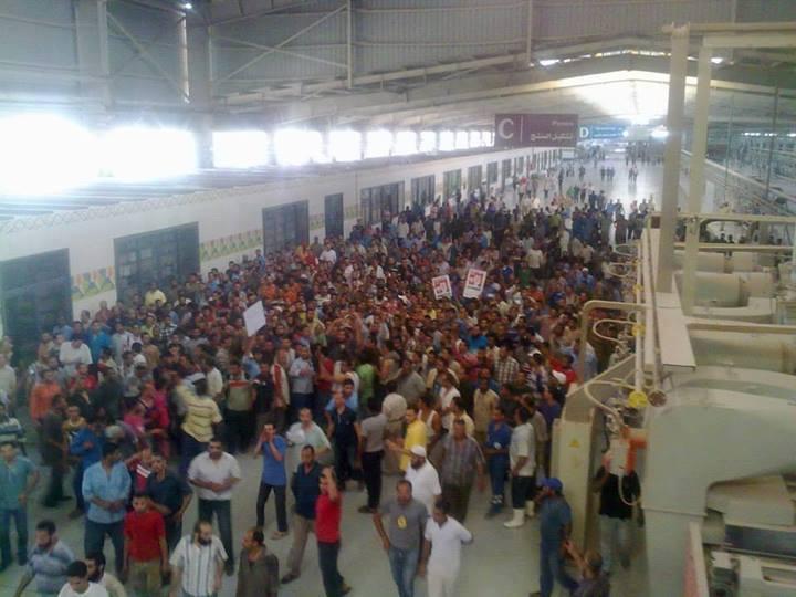 عمال كليوباترا  يتظاهرون ضد مجزرة الفجر