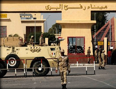 الانقلاب يعيد غلق معبر رفح الفلسطيني ويستقبل 785 سائحًا صهيونيًا